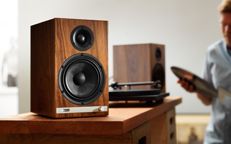 Полочная акустика Audioengine HD6 white артикул A117776-1-3