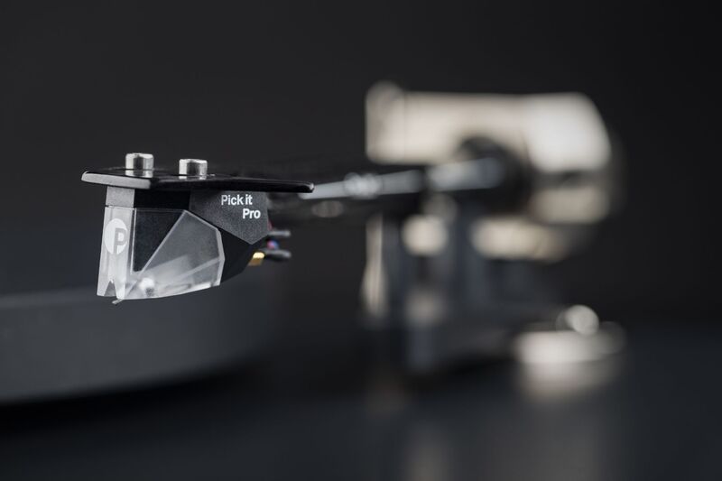 Проигрыватель винила Pro-Ject DEBUT PRO (Pick It PRO) Satin Black артикул A144235-1-6