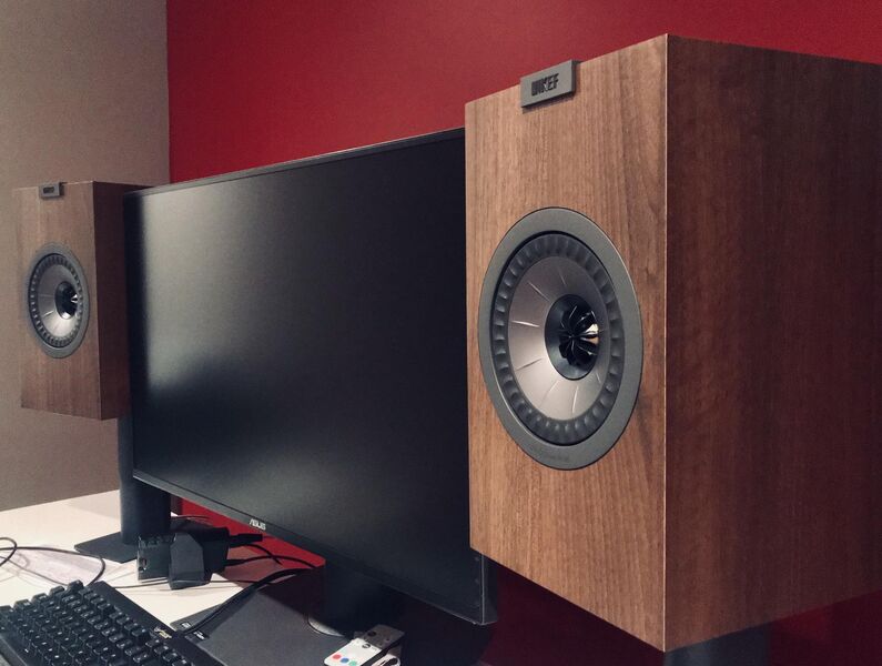 Полочная акустика KEF Q150 walnut артикул A133868-1-2